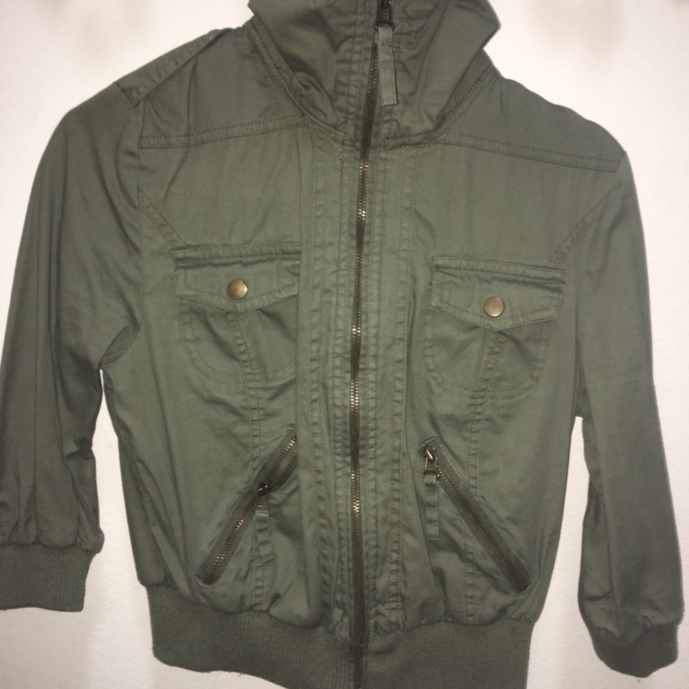 Stylish Olive Green zipper jacket! (S)